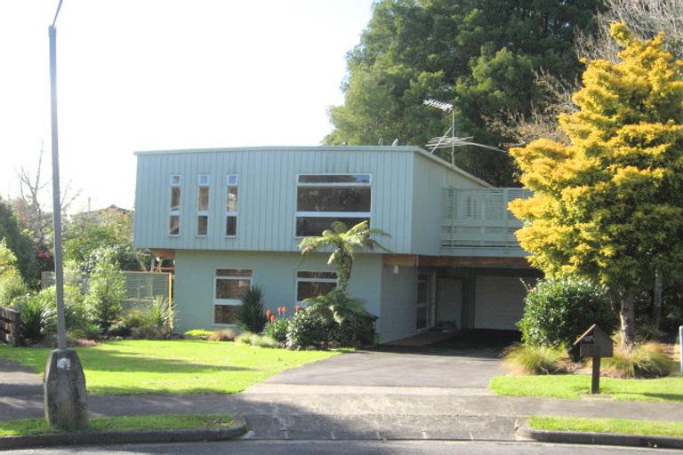 Photo of property in 25 Kahurangi Place, Hillpark, Auckland, 2102