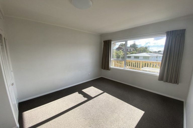 Photo of property in 10 Oriel Place, Tawa, Wellington, 5028
