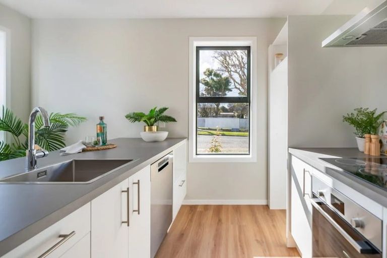 Photo of property in 380b Cambridge Terrace, Naenae, Lower Hutt, 5011