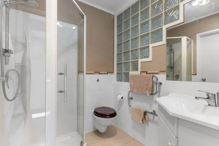 Photo of property in 66 Sunderlands Road, Half Moon Bay, Auckland, 2012