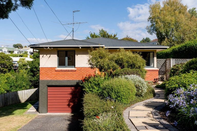 Photo of property in 6 Stonelaw Terrace, Maori Hill, Dunedin, 9010