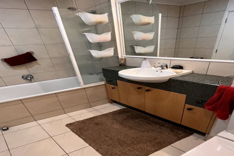 Photo of property in 2c/7-11 Bute Road, Browns Bay, Auckland, 0630