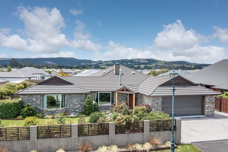 Photo of property in 15 Fenty Place, Mosgiel, 9024