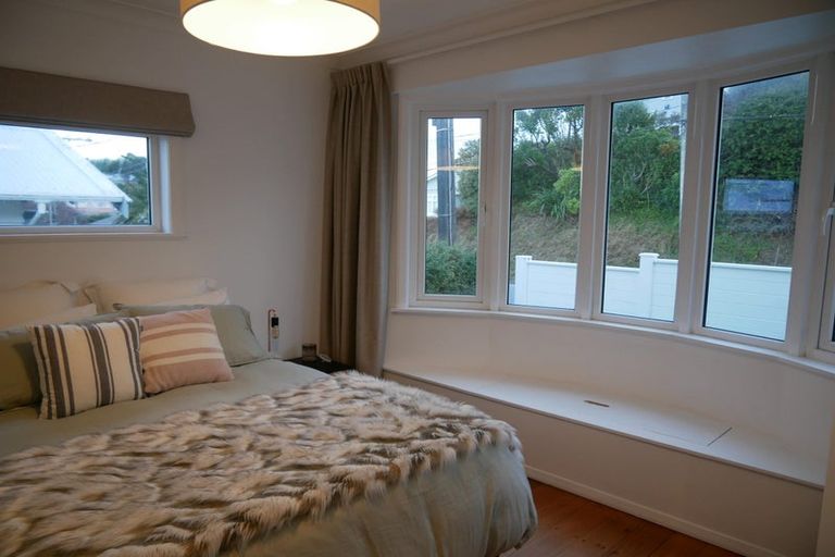 Photo of property in 43 Mills Road, Brooklyn, Wellington, 6021