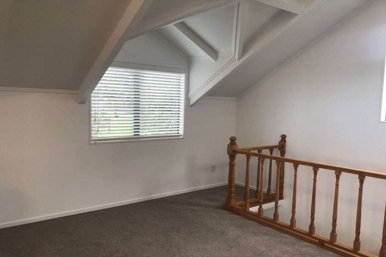 Photo of property in 18 Ngatira Road, Muriwai, Waimauku, 0881