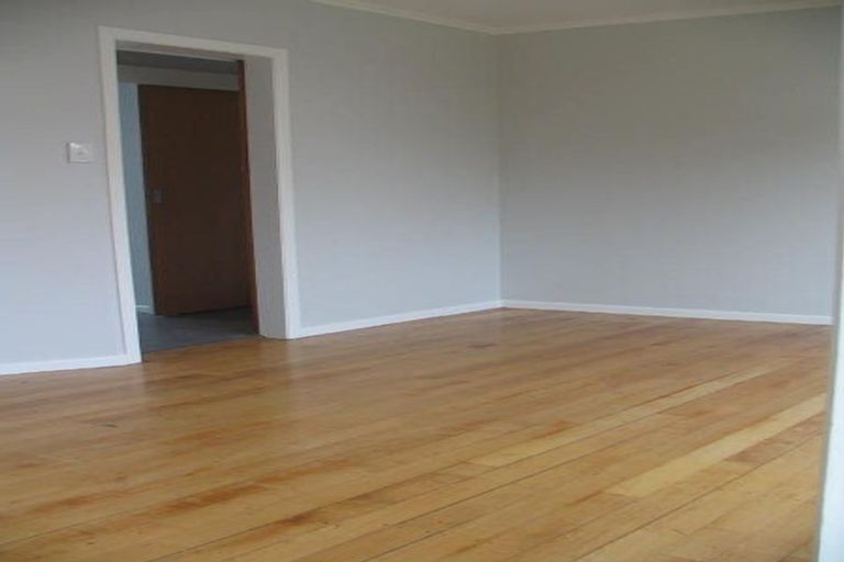 Photo of property in 28-30 Lake Pupuke Drive, Takapuna, Auckland, 0622