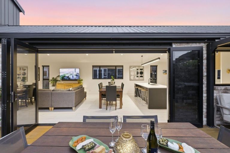 Photo of property in 8 Motiti Road, Papamoa Beach, Papamoa, 3118