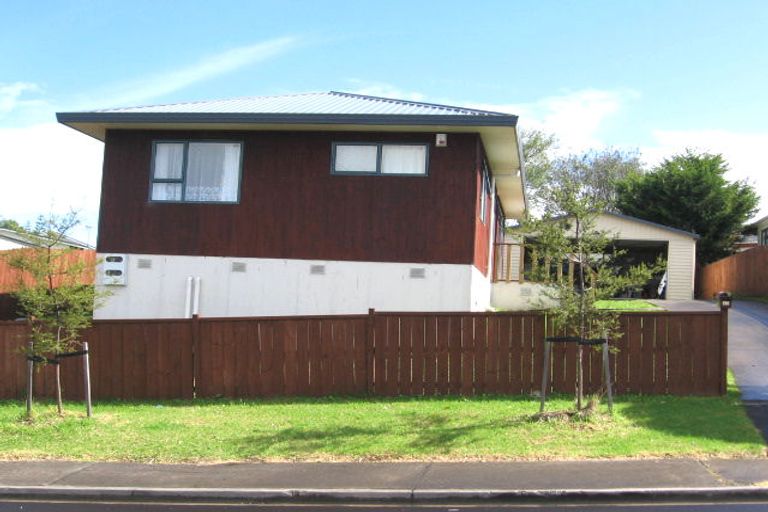 Photo of property in 23 Riserra Drive, Ranui, Auckland, 0612