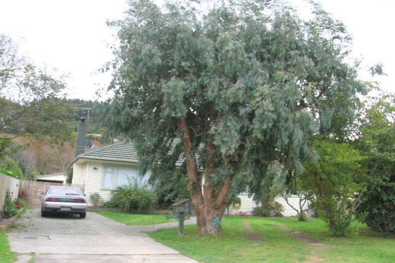 Photo of property in 9 Rossiter Street, Tawa, Wellington, 5028