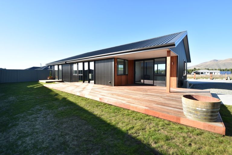 Photo of property in 9 Canal Place, Twizel, 7901