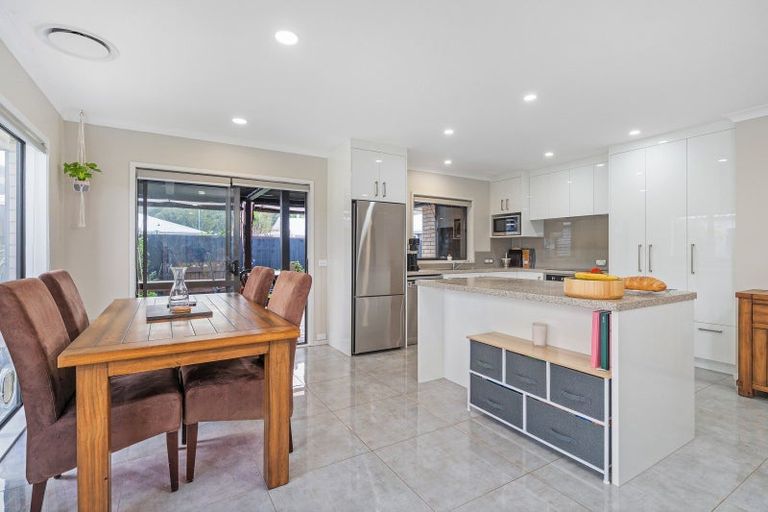 Photo of property in 22 Captain Wood Avenue, Whitianga, 3510