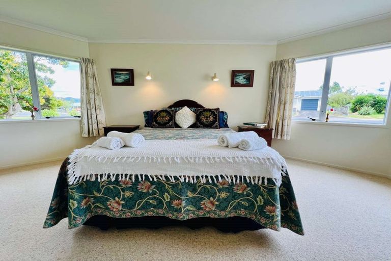 Photo of property in 90 Victoria Street, Coromandel, 3506