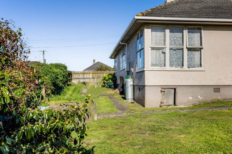 Photo of property in 10 Acourt Street, Hawera, 4610