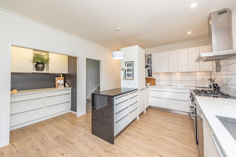 Photo of property in 16 Turere Place, Otamatea, Whanganui, 4501