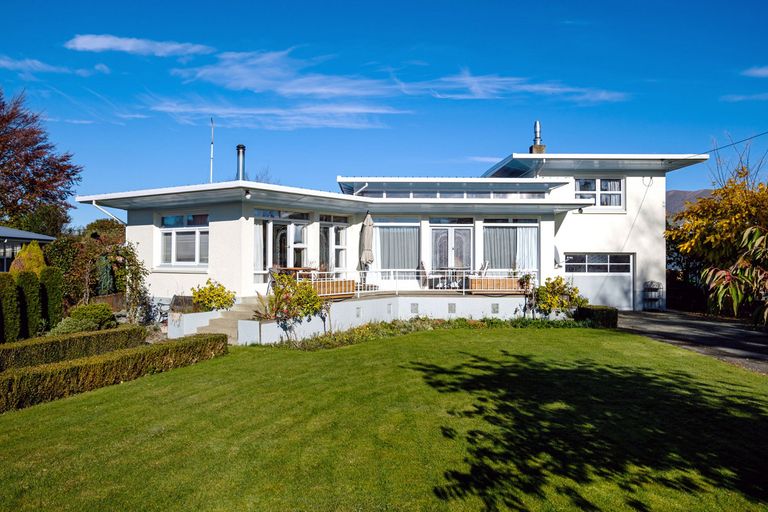 Photo of property in 35 Mount Cook Road, Fairlie, 7925