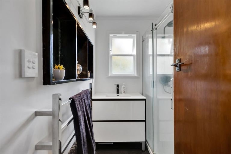 Photo of property in 6 Pembroke Street, Westown, New Plymouth, 4310