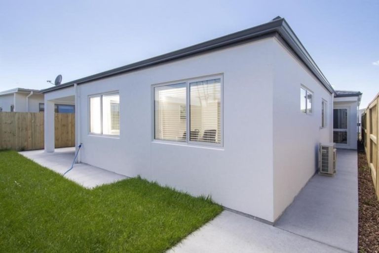 Photo of property in 10 Awatira Drive, Papamoa Beach, Papamoa, 3118