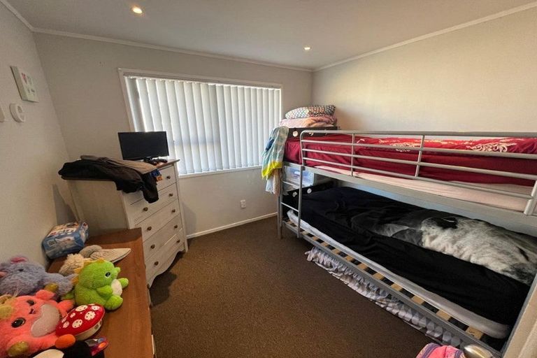 Photo of property in 105 Mahia Road, Wattle Downs, Auckland, 2103