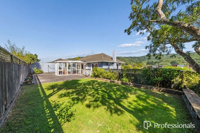 Photo of property in 9 Peel Place, Wainuiomata, Lower Hutt, 5014
