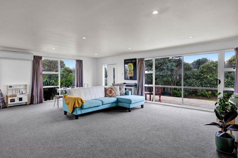 Photo of property in 1 Pohutukawa Drive, Opunake, 4616