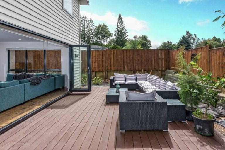 Photo of property in 16 Carlos Drive, Flat Bush, Auckland, 2016