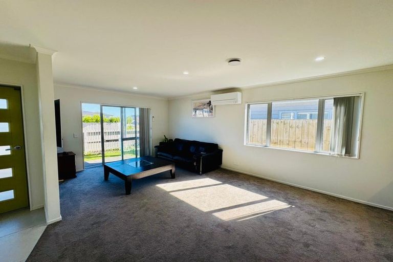 Photo of property in 27 Harore Road, Takanini, 2112