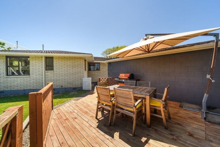 Photo of property in 2 Cecil Place, Cloverlea, Palmerston North, 4412