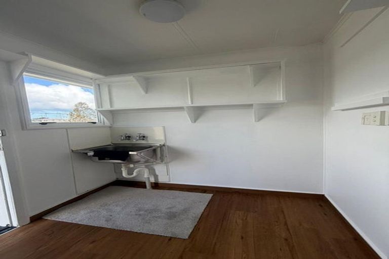 Photo of property in 76 Cambridge Terrace, Papatoetoe, Auckland, 2025
