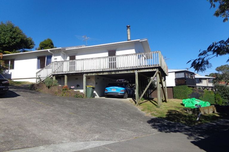 Photo of property in 42 Lilburn Crescent, Massey, Auckland, 0614