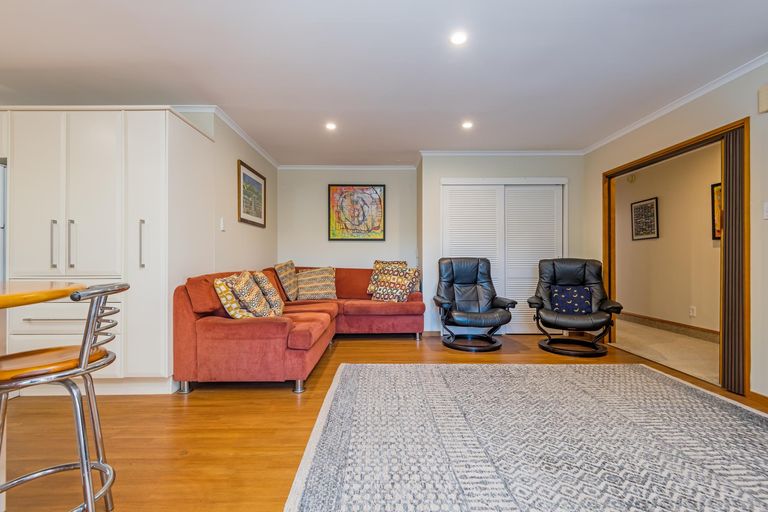 Photo of property in 43 Long Melford Road, Awapuni, Palmerston North, 4412