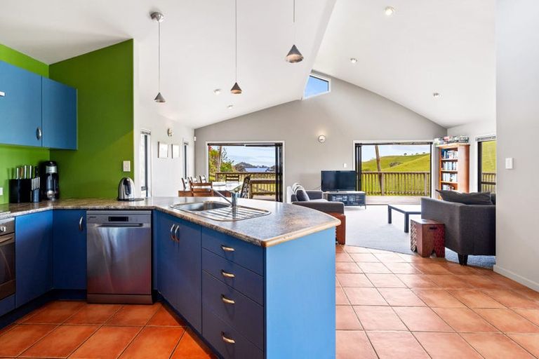 Photo of property in 168 Rockell Road, Whananaki, Hikurangi, 0181