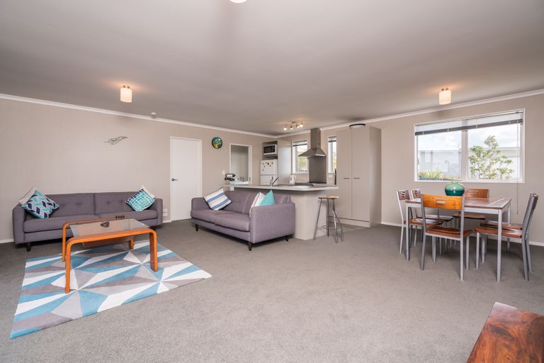 Photo of property in 9 Weka Street, Mangawhai, 0505