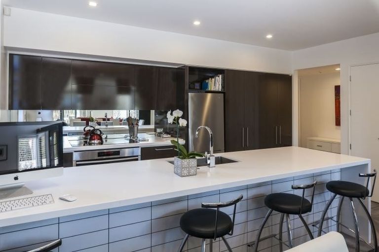 Photo of property in 2/2a Dorset Street, Christchurch Central, Christchurch, 8013