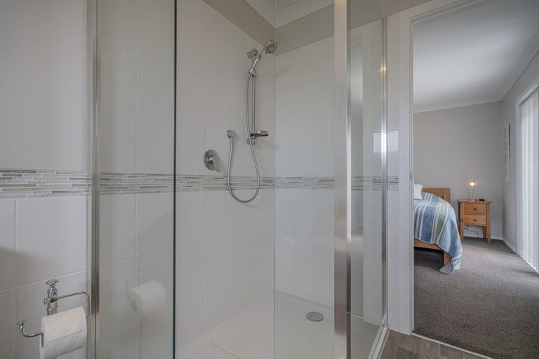 Photo of property in 73 Robinson Road, Whitianga, 3510