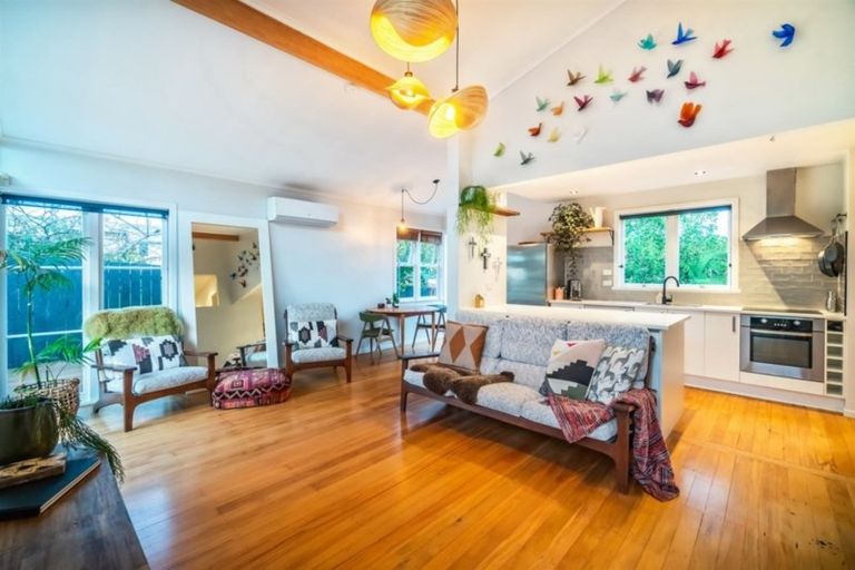 Photo of property in 1/29 Bruce Road, Glenfield, Auckland, 0629