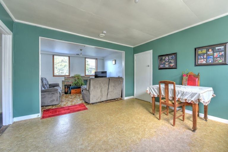 Photo of property in 129 Seaward Road, Edendale, 9825