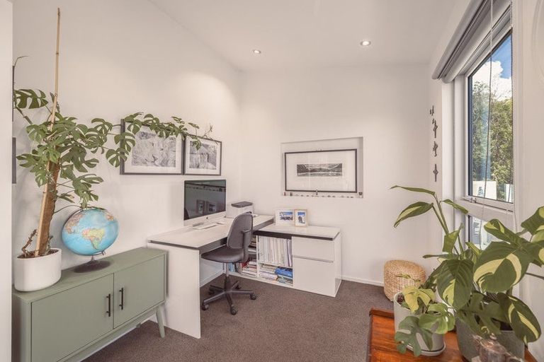 Photo of property in 277 Cannon Hill Crescent, Mount Pleasant, Christchurch, 8081