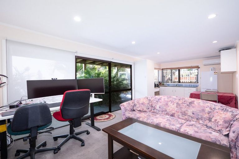 Photo of property in 20 Stratford Drive, Cable Bay, 0420