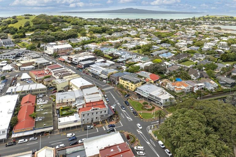 Photo of property in 10b Victoria Road, Devonport, Auckland, 0624