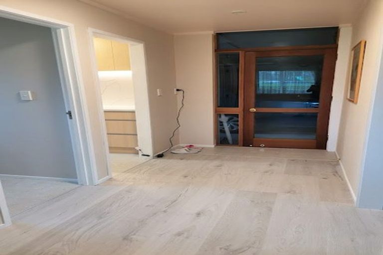 Photo of property in 172 Wiseley Road, West Harbour, Auckland, 0618