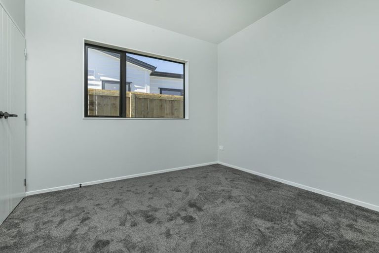 Photo of property in 45 Mcindoe Road, Kumeu, 0810