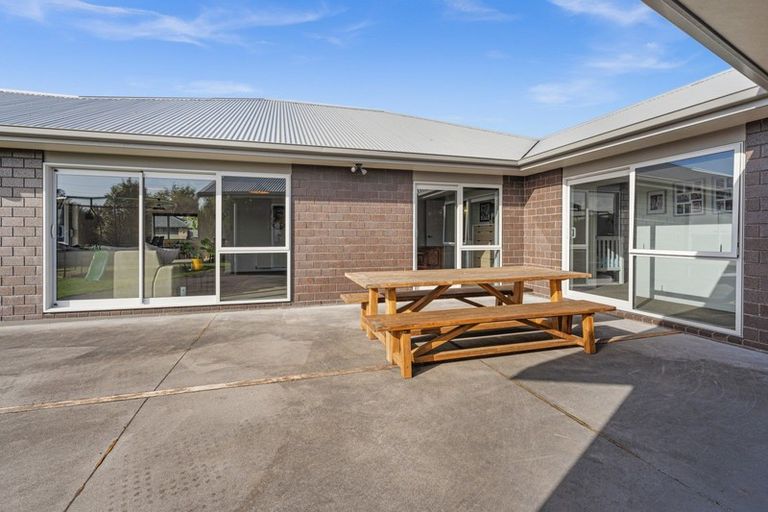 Photo of property in 7 Settlers Close, Whalers Gate, New Plymouth, 4310