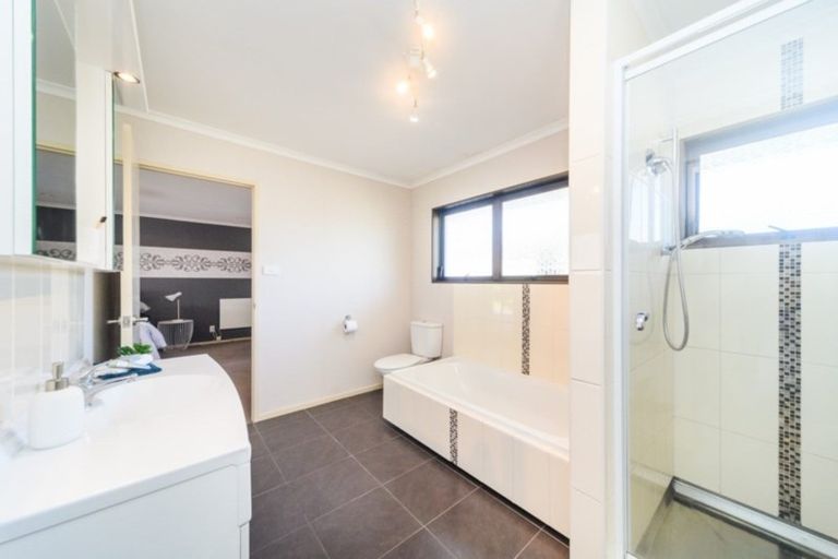 Photo of property in 22 Aintree Crescent, Awapuni, Palmerston North, 4412