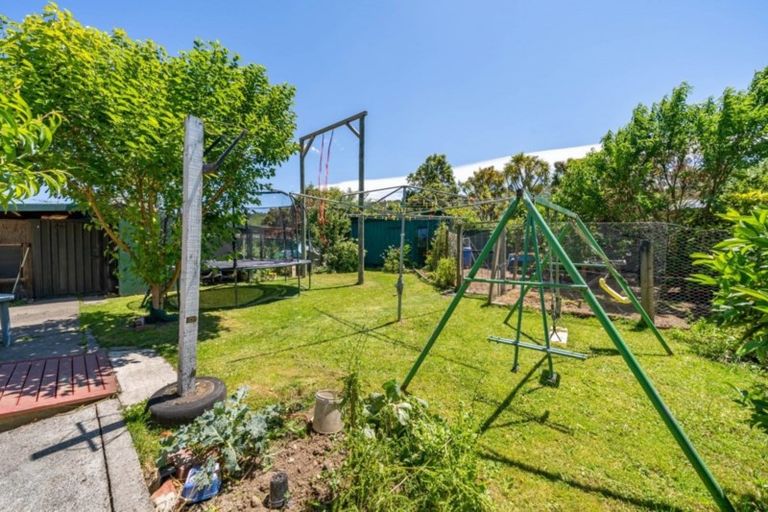 Photo of property in 27 Hudson Avenue, Ebdentown, Upper Hutt, 5018