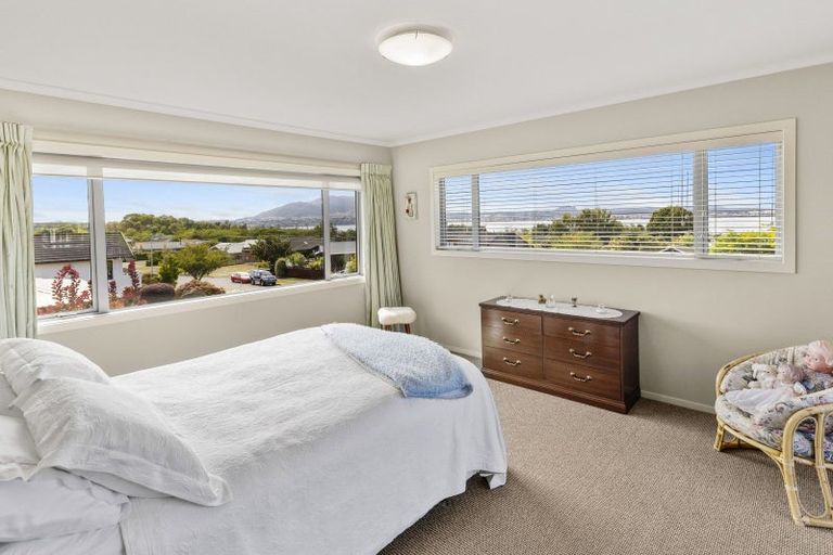 Photo of property in 19 Kinder Street, Acacia Bay, Taupo, 3330