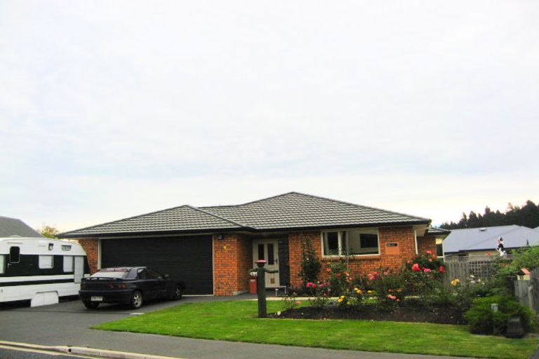 Photo of property in 9 Duxford Crescent, Fairfield, Dunedin, 9018