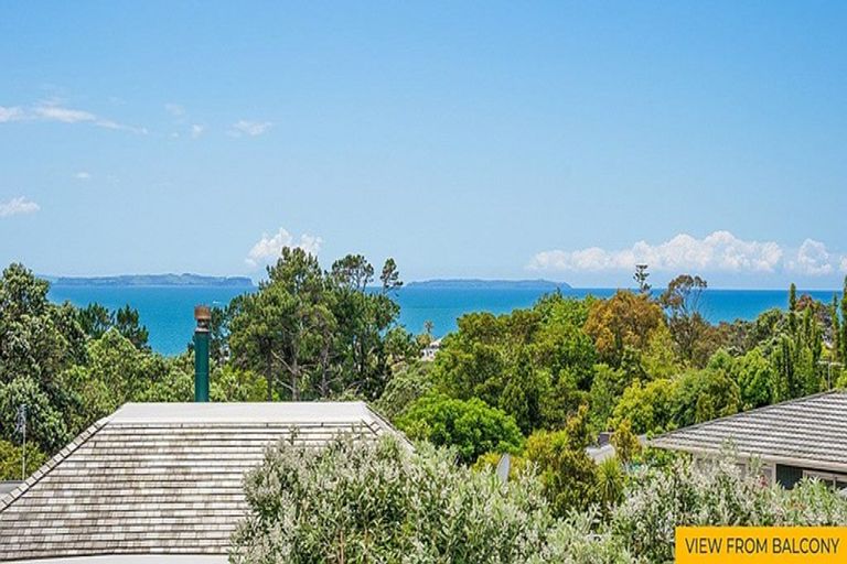 Photo of property in 1/142 Aberdeen Road, Campbells Bay, Auckland, 0620