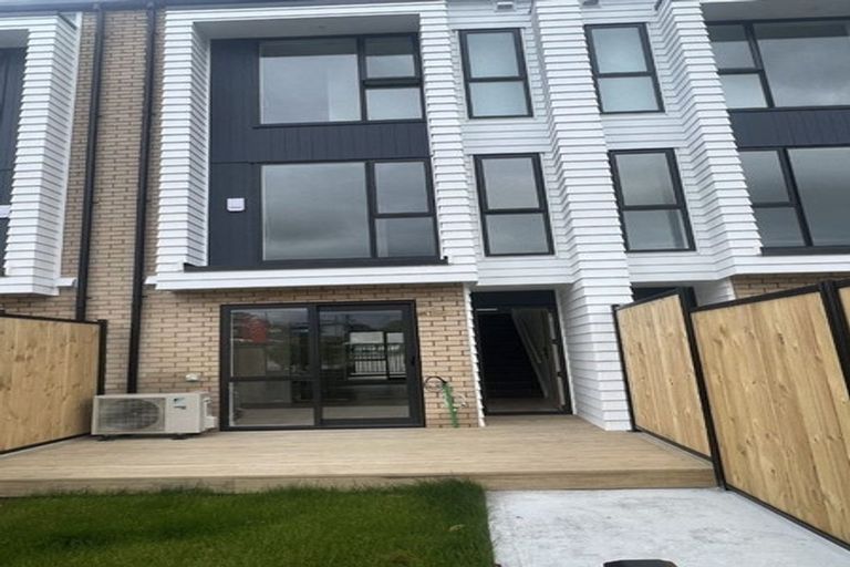 Photo of property in 105 Settlers Avenue, Hobsonville, Auckland, 0618