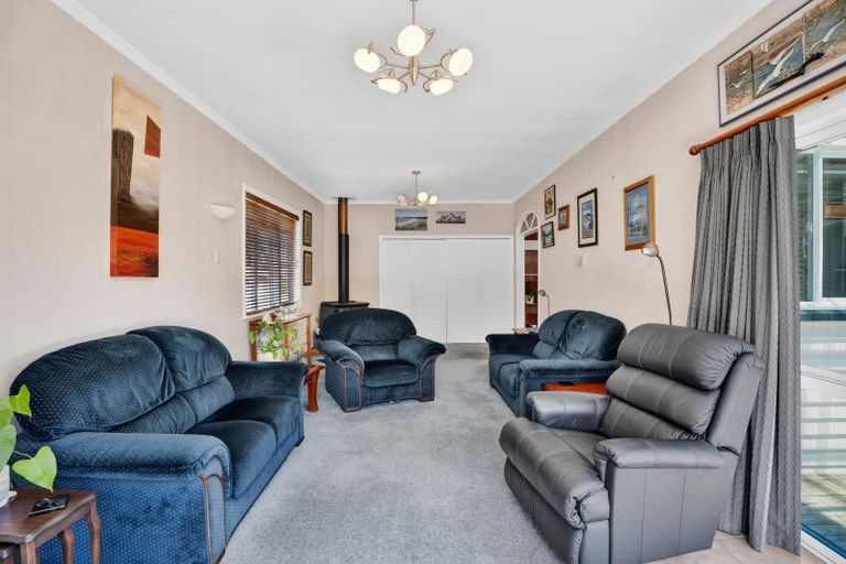 Photo of property in 53 Domett Street, Opunake, 4616