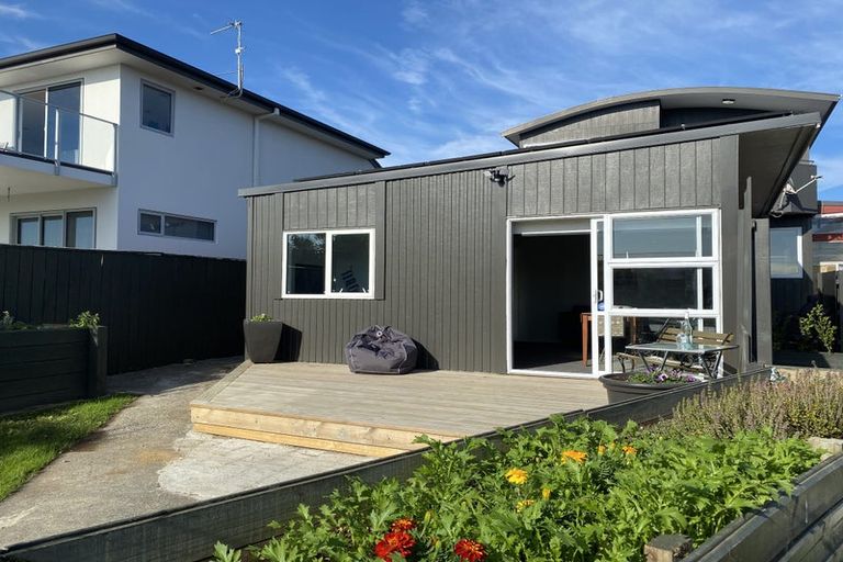 Photo of property in 12 Scott Street, Moturoa, New Plymouth, 4310
